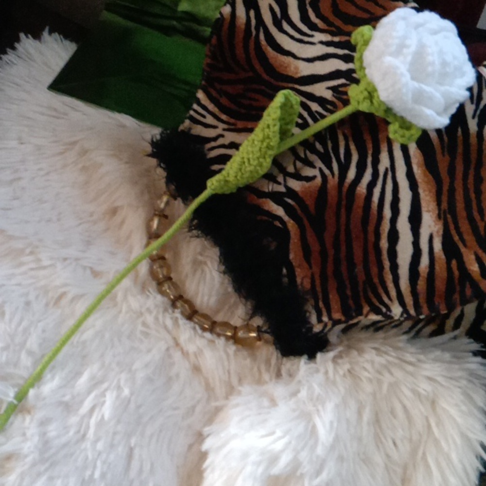 NWT crochet forever flower